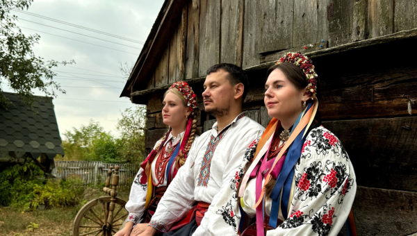 «Кралиця» на виставці «Під дідовими липами»