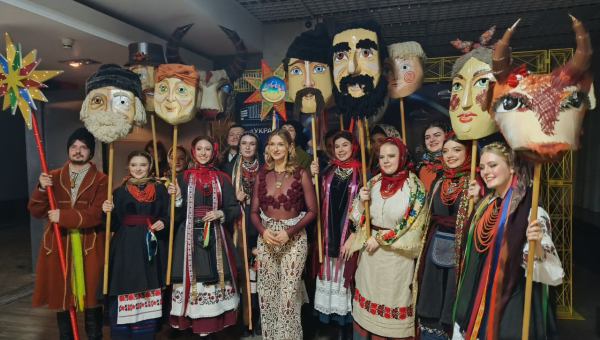 Дуже тепле Різдво з ROXOLANA