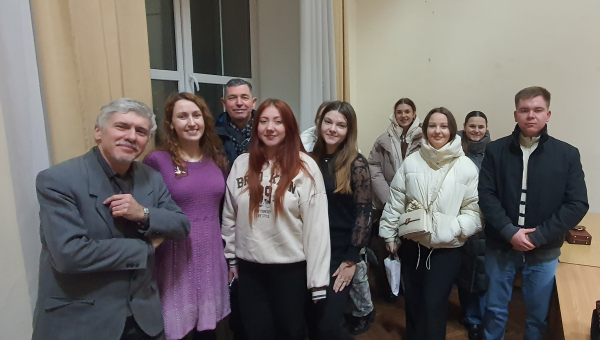 На репетиції хорової капели «Дніпро»