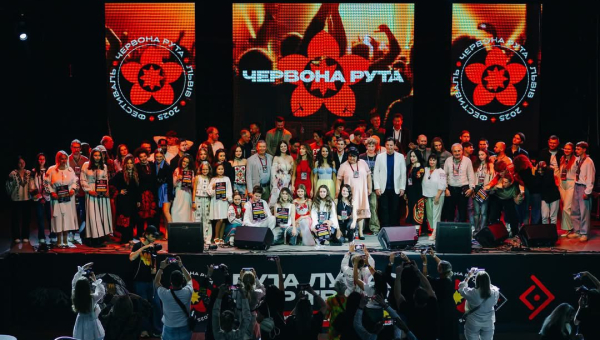 Вокалісти КНУКіМ на «Червоній руті»
