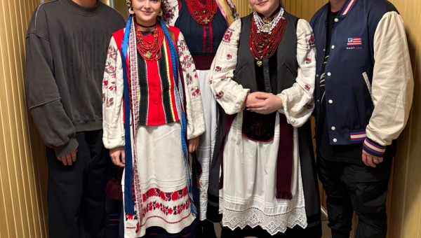 «Кралиця»: «Гандзя» з гуртом «100лиця»